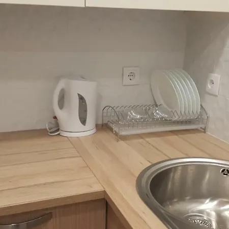 Metro House Apartment *