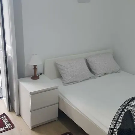 Metro House Lissabon
