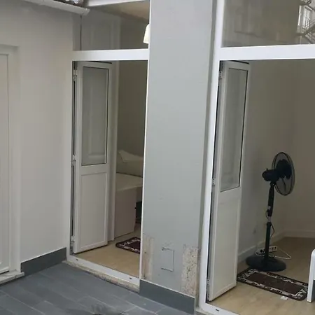 Metro House Lisbona